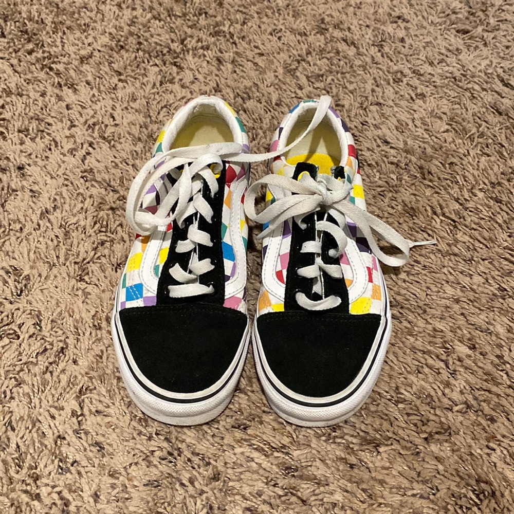 Kids lace up checkered Vans size 3.5